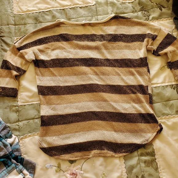 Shirt - Picture 2 of 4